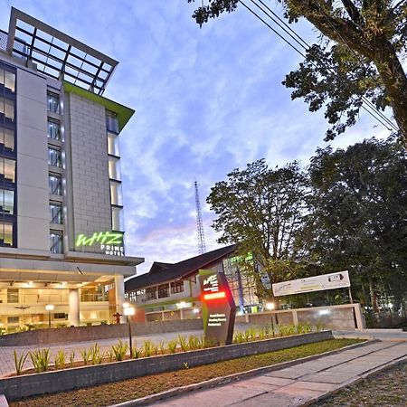 Whiz Prime Hotel Khatib Sulaiman Padang Екстер'єр фото
