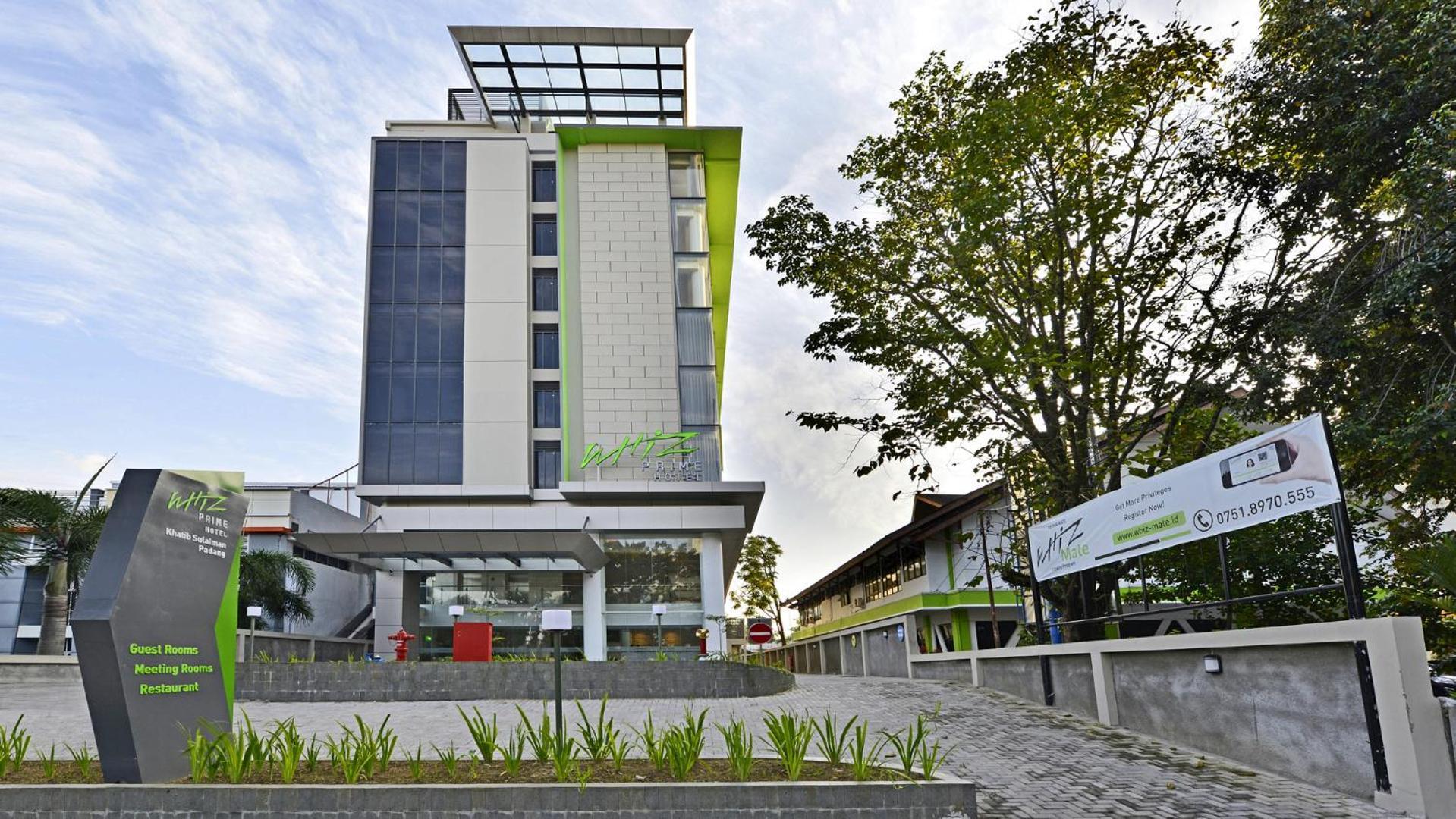 Whiz Prime Hotel Khatib Sulaiman Padang Екстер'єр фото
