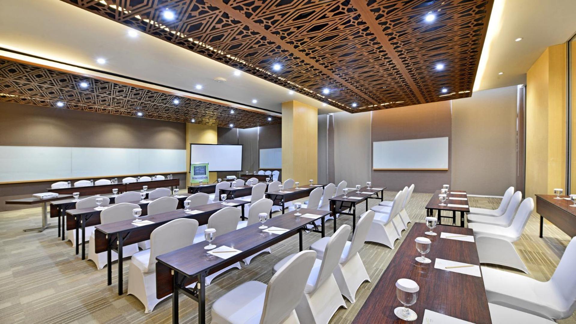Whiz Prime Hotel Khatib Sulaiman Padang Екстер'єр фото