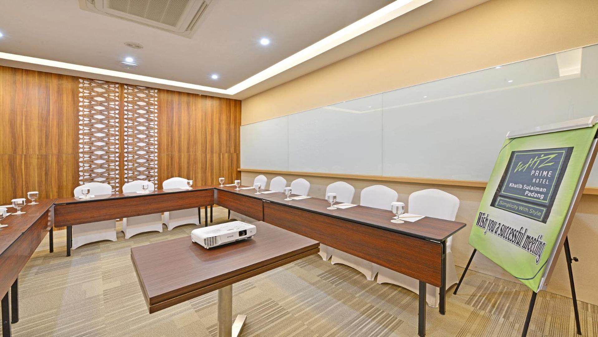Whiz Prime Hotel Khatib Sulaiman Padang Екстер'єр фото