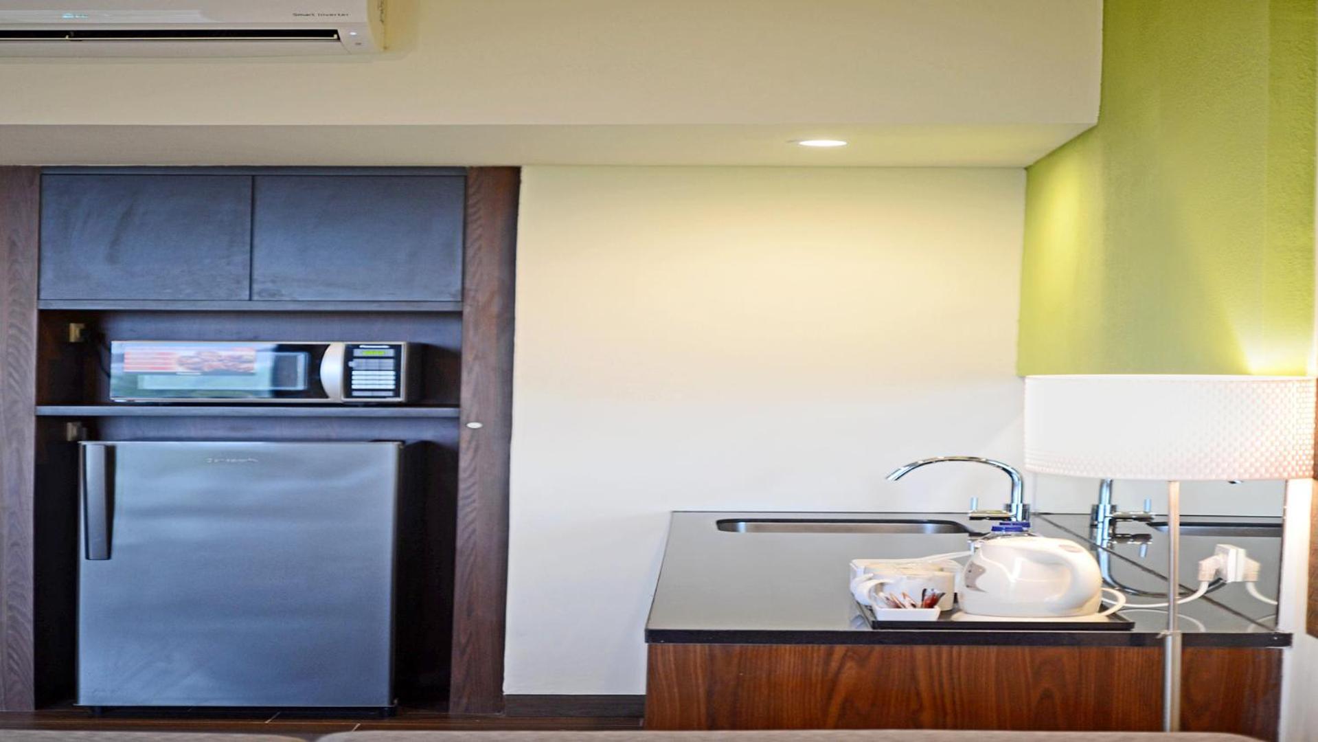 Whiz Prime Hotel Khatib Sulaiman Padang Екстер'єр фото