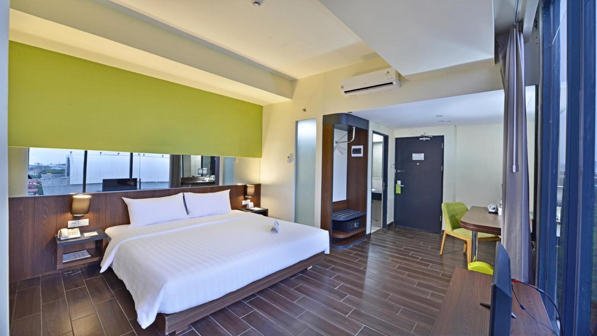 Whiz Prime Hotel Khatib Sulaiman Padang Екстер'єр фото
