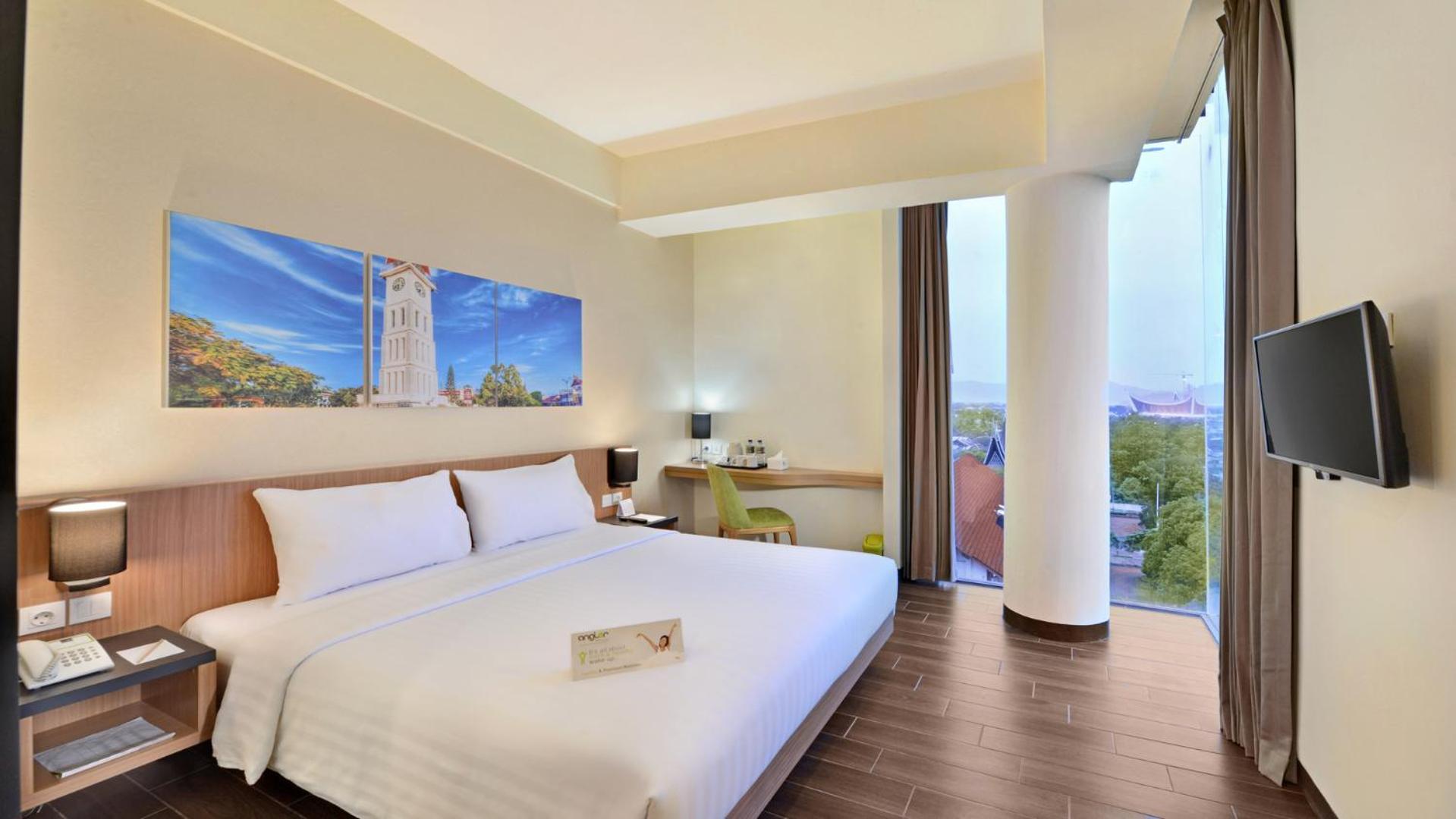 Whiz Prime Hotel Khatib Sulaiman Padang Екстер'єр фото