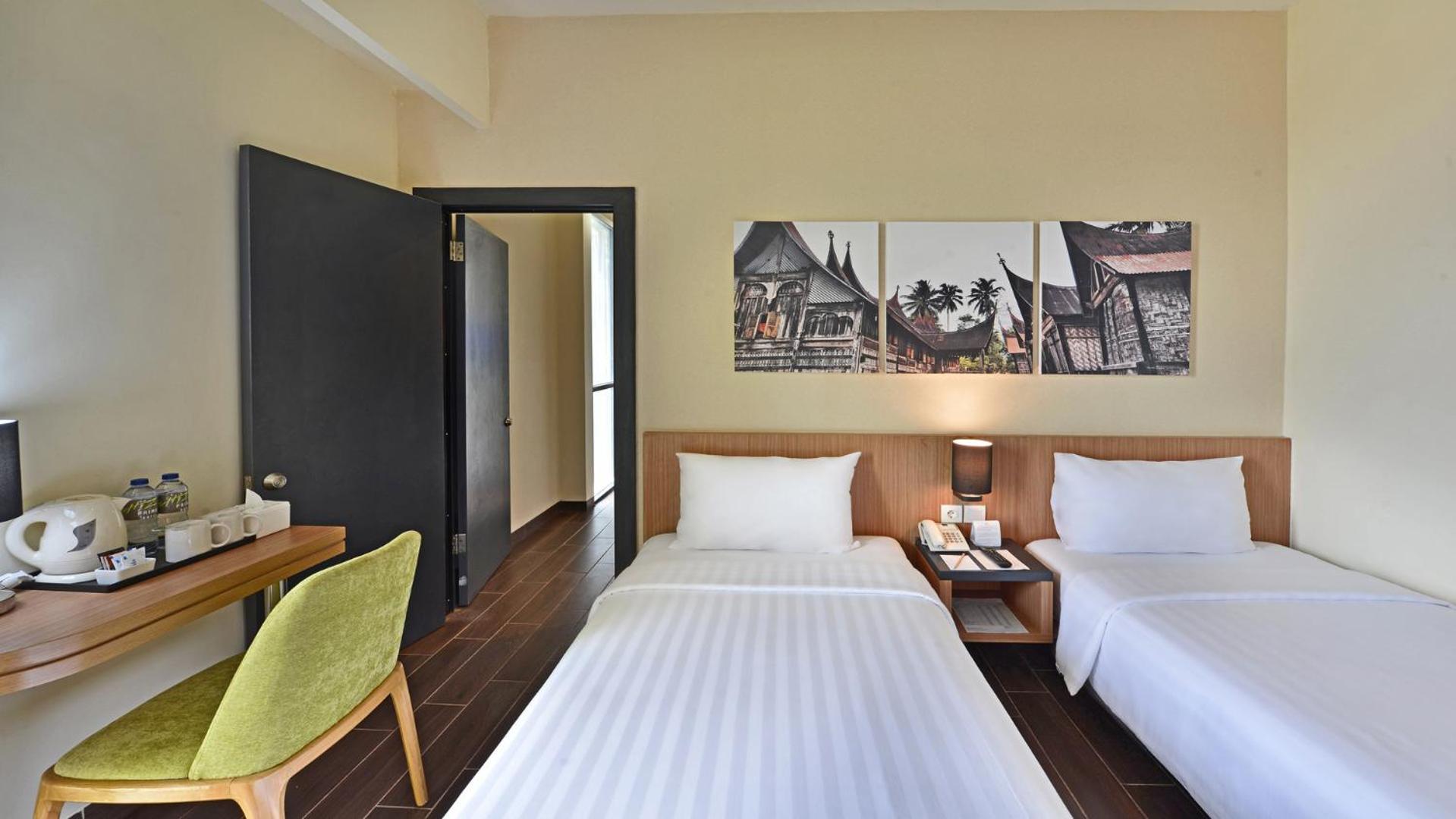 Whiz Prime Hotel Khatib Sulaiman Padang Екстер'єр фото