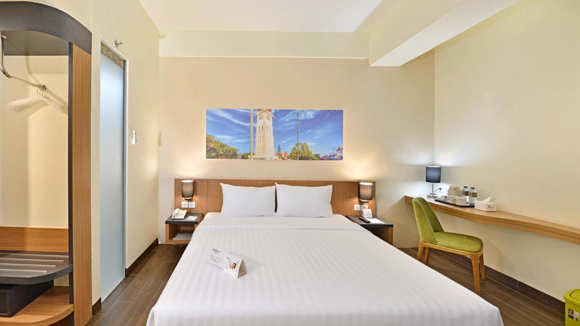 Whiz Prime Hotel Khatib Sulaiman Padang Екстер'єр фото